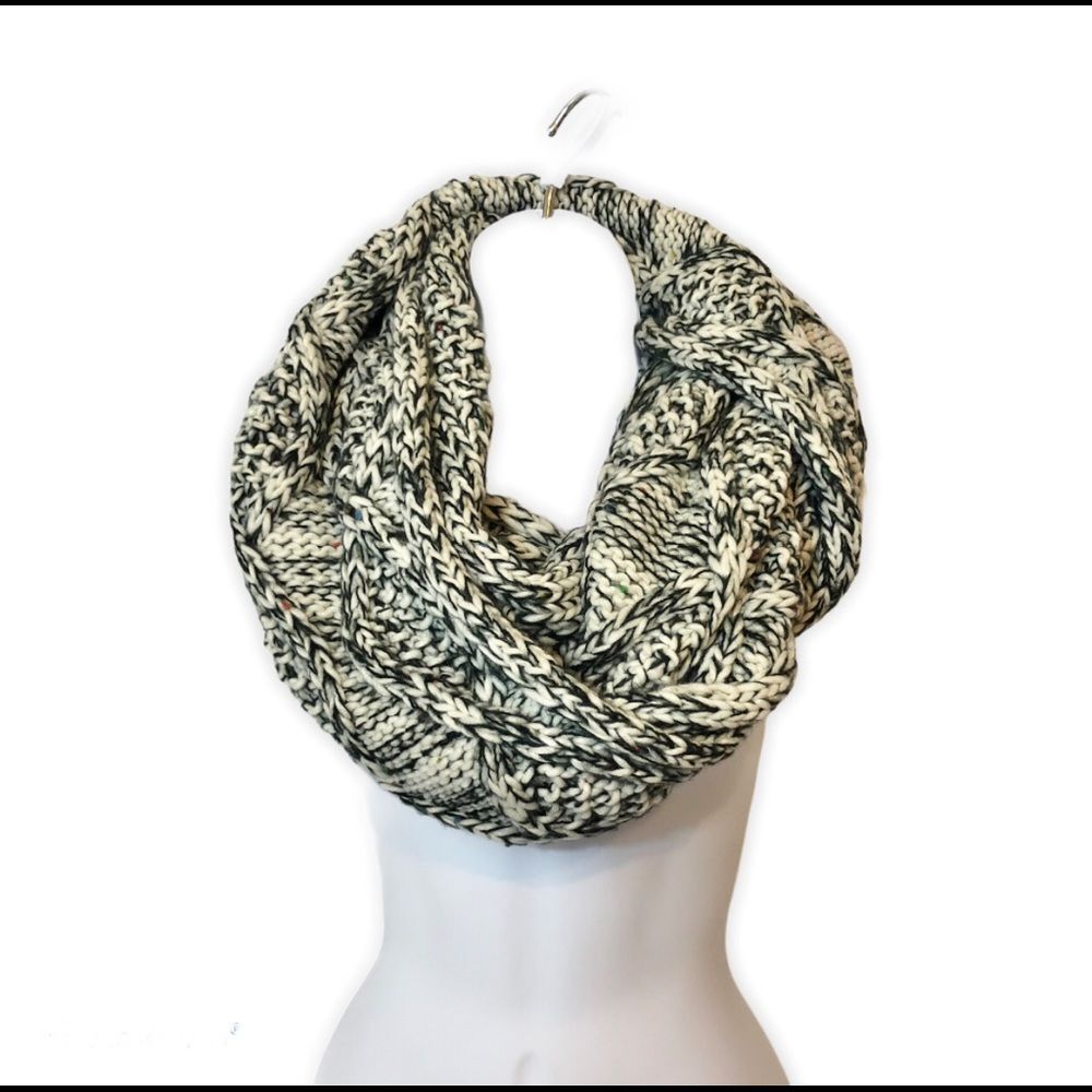 Loft cable knit marble infinity warm comfy timeless scarf black and white